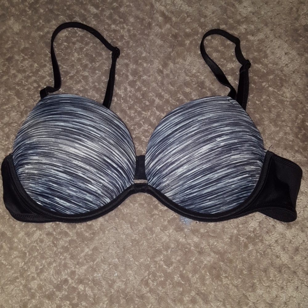 Victoria Secret PINK push up bra size 34B